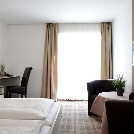 Arnimsruh Hotel Garni Lubeck Bagian luar foto