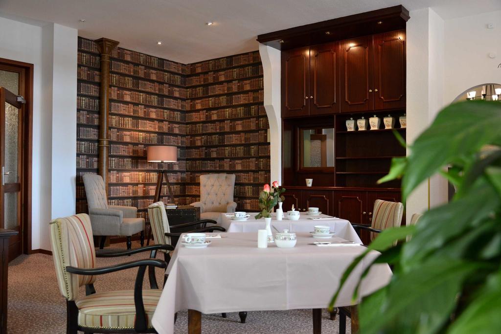 Arnimsruh Hotel Garni Lubeck Bagian luar foto