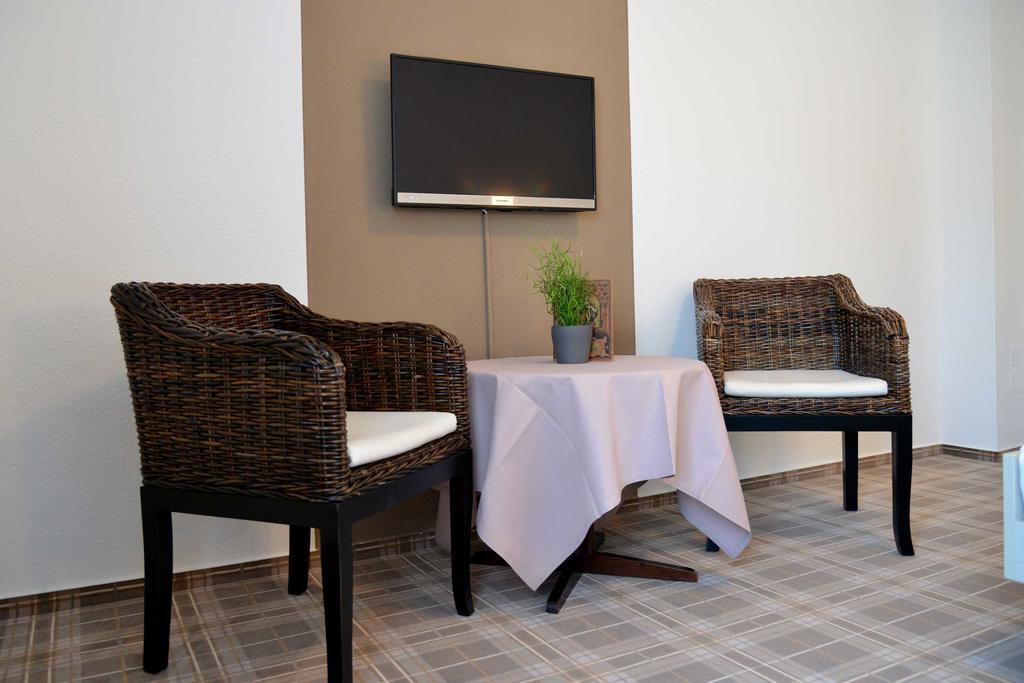 Arnimsruh Hotel Garni Lubeck Bagian luar foto