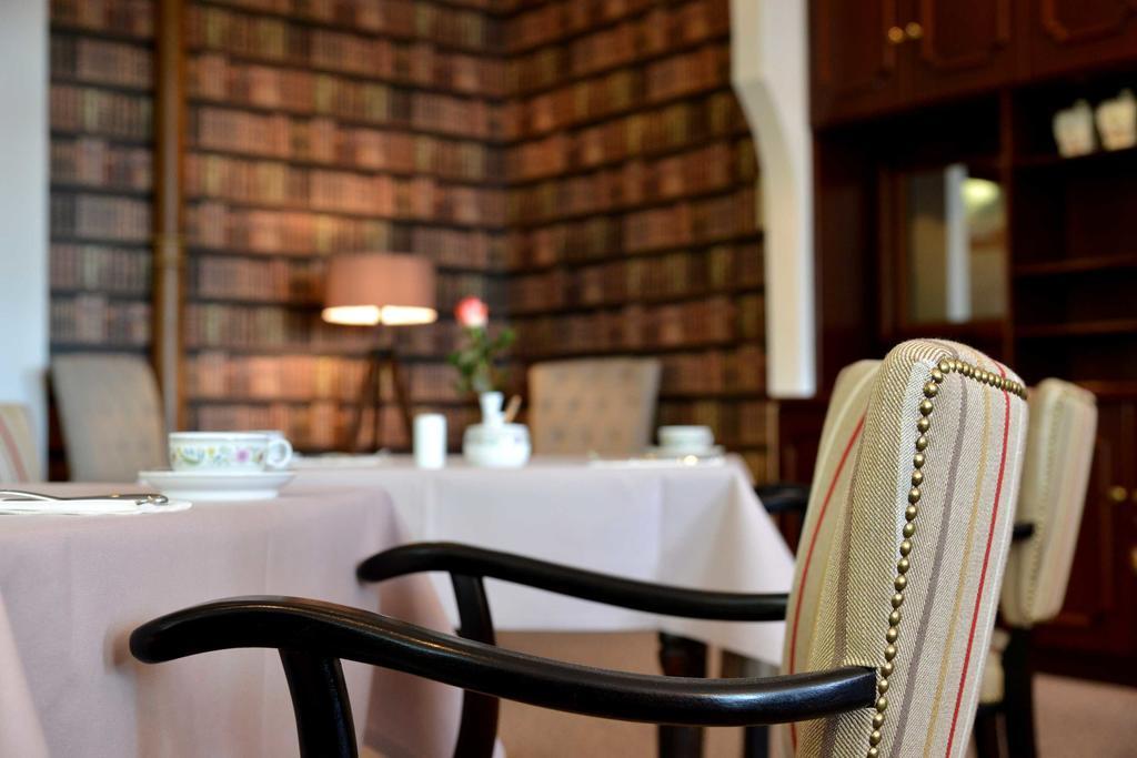 Arnimsruh Hotel Garni Lubeck Bagian luar foto
