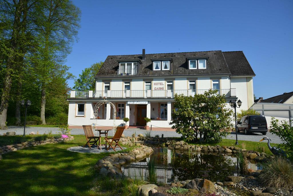 Arnimsruh Hotel Garni Lubeck Bagian luar foto