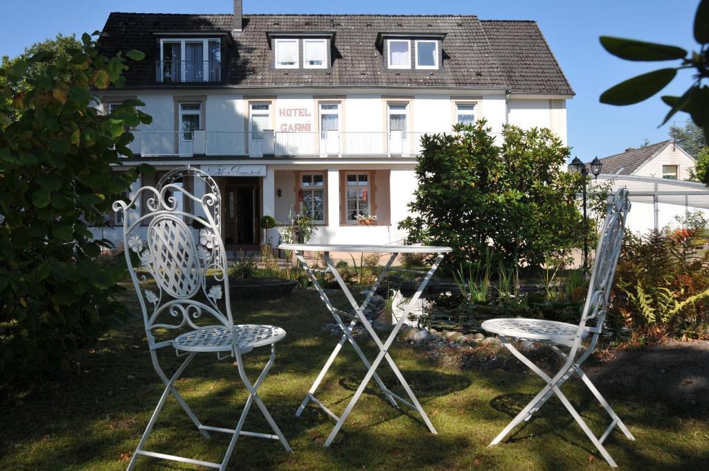 Arnimsruh Hotel Garni Lubeck Bagian luar foto